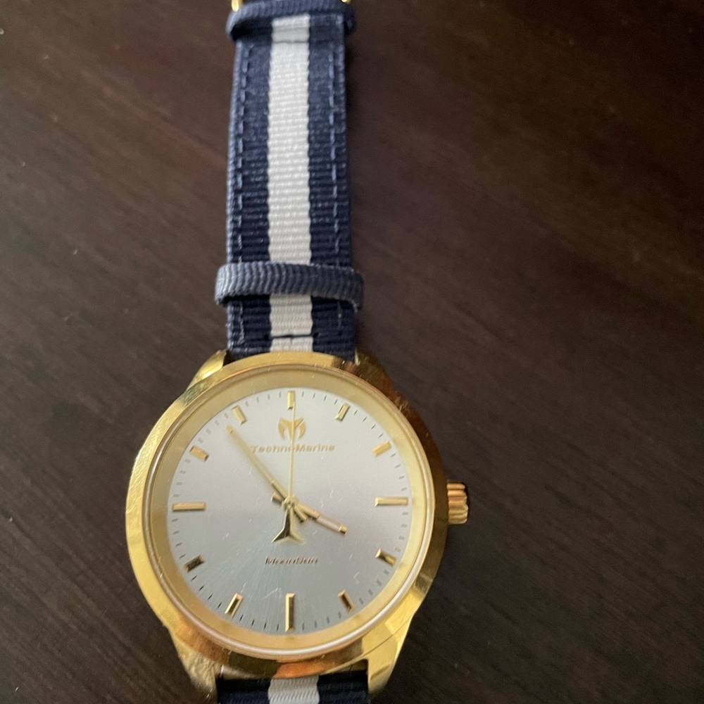 Watch - Picture 2 of 3